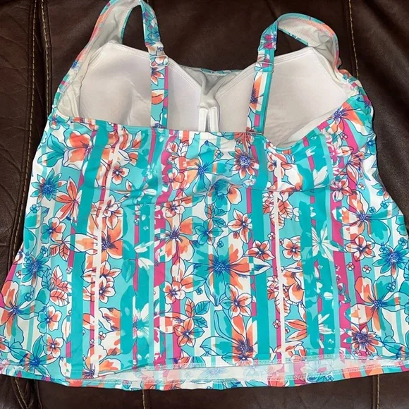 Make an offer! Land’s End Tankini top - Picture 2 of 3